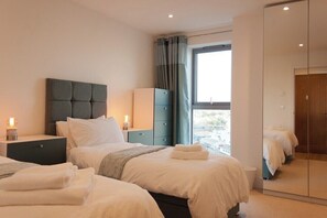 Iron/ironing board, Internet, bed sheets, wheelchair access - 2 Bed - Leeward House by Pureserviced (Plymouth)