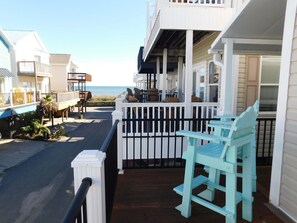 Property grounds - Remodeled 4 bed 3 bath with a whole outdoor covered living underneath the home (Myrtle Beach)