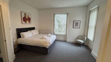 Iron/ironing board, WiFi