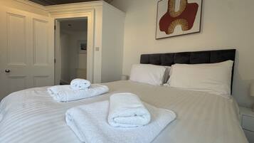 Iron/ironing board, WiFi