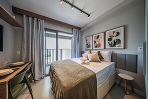 Classic Studio | Laptop workspace, free WiFi - Nik Perdizes (São Paulo)