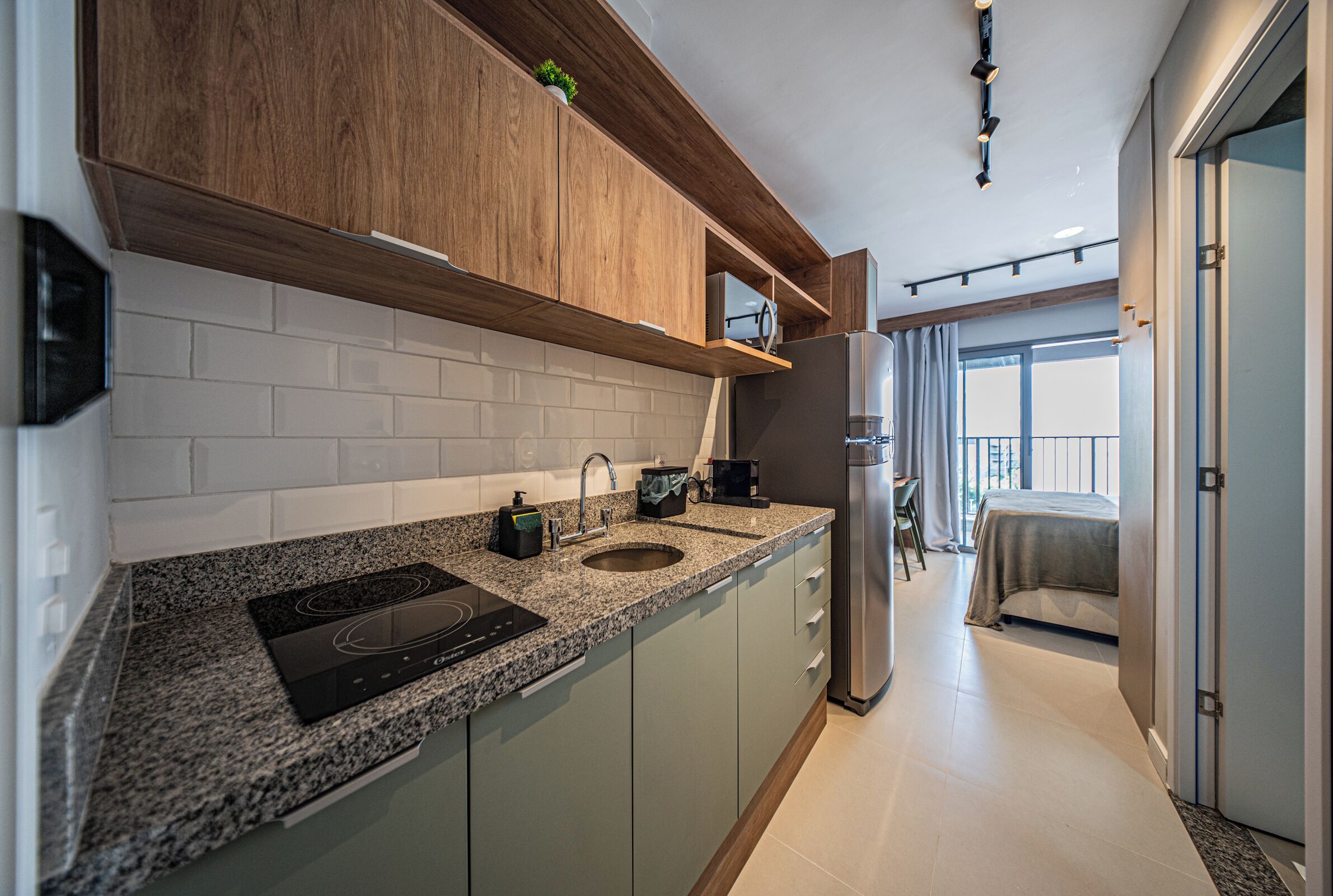 Classic Studio | Private kitchen | Microwave, stovetop, cookware/dishes/utensils