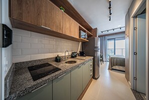 클래식 스튜디오 | 전용 주방 | 전자레인지, 쿡탑, 조리 도구/접시/주방 기구