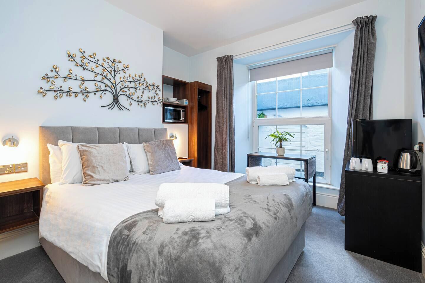 1 dormitorio y ropa de cama