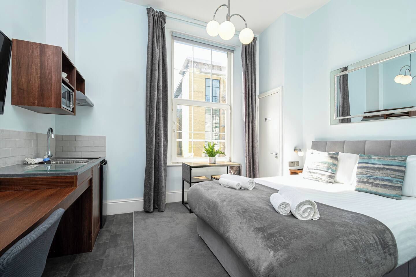 1 dormitorio y ropa de cama
