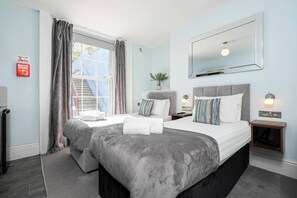 1 dormitorio y ropa de cama