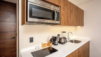 Luxury-Apartment, Poolblick | Eigene KĂŒche