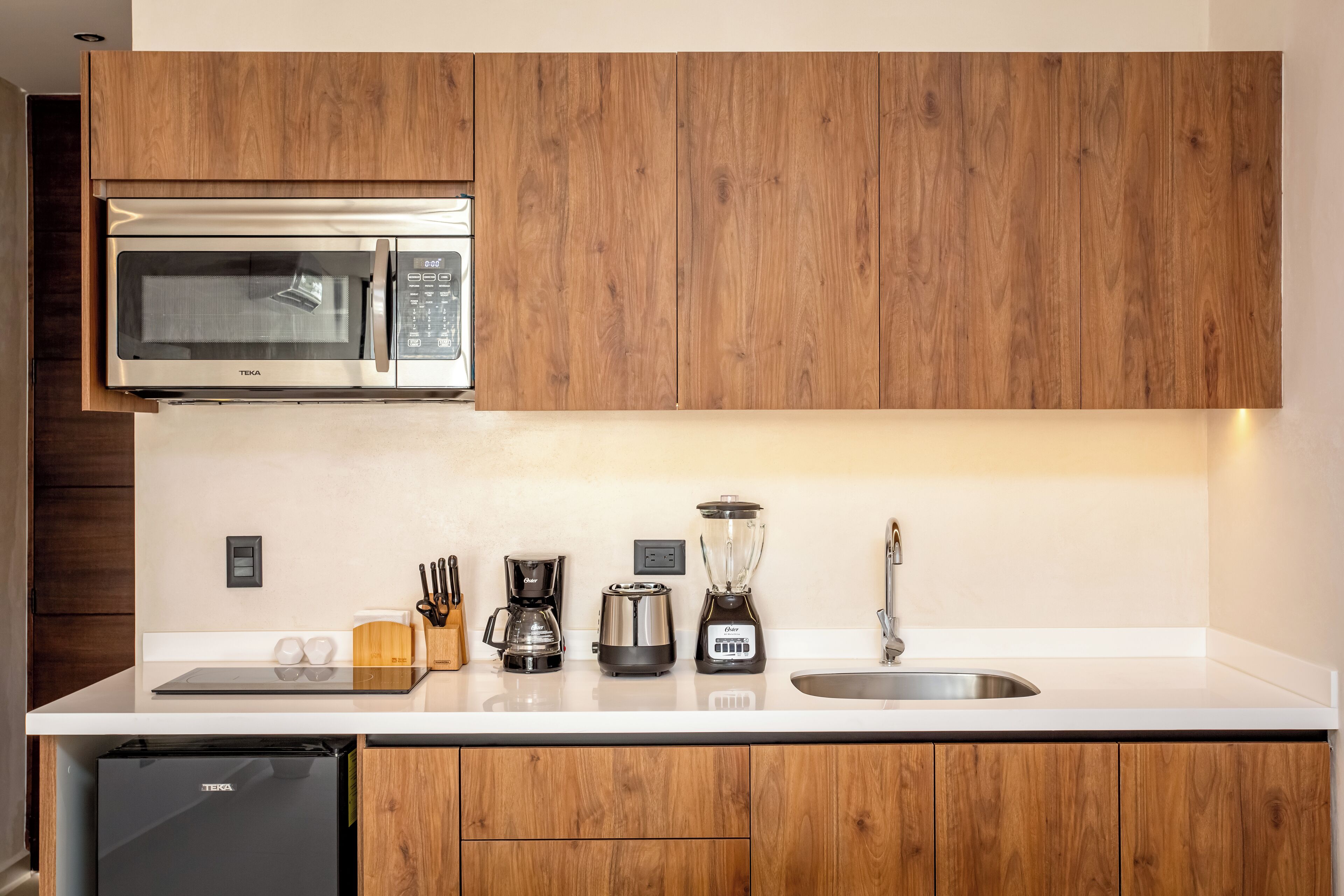 Luxury-Apartment, Poolblick | Eigene Küche