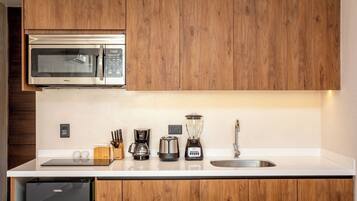 Luxury-Apartment, Poolblick | Eigene KĂŒche