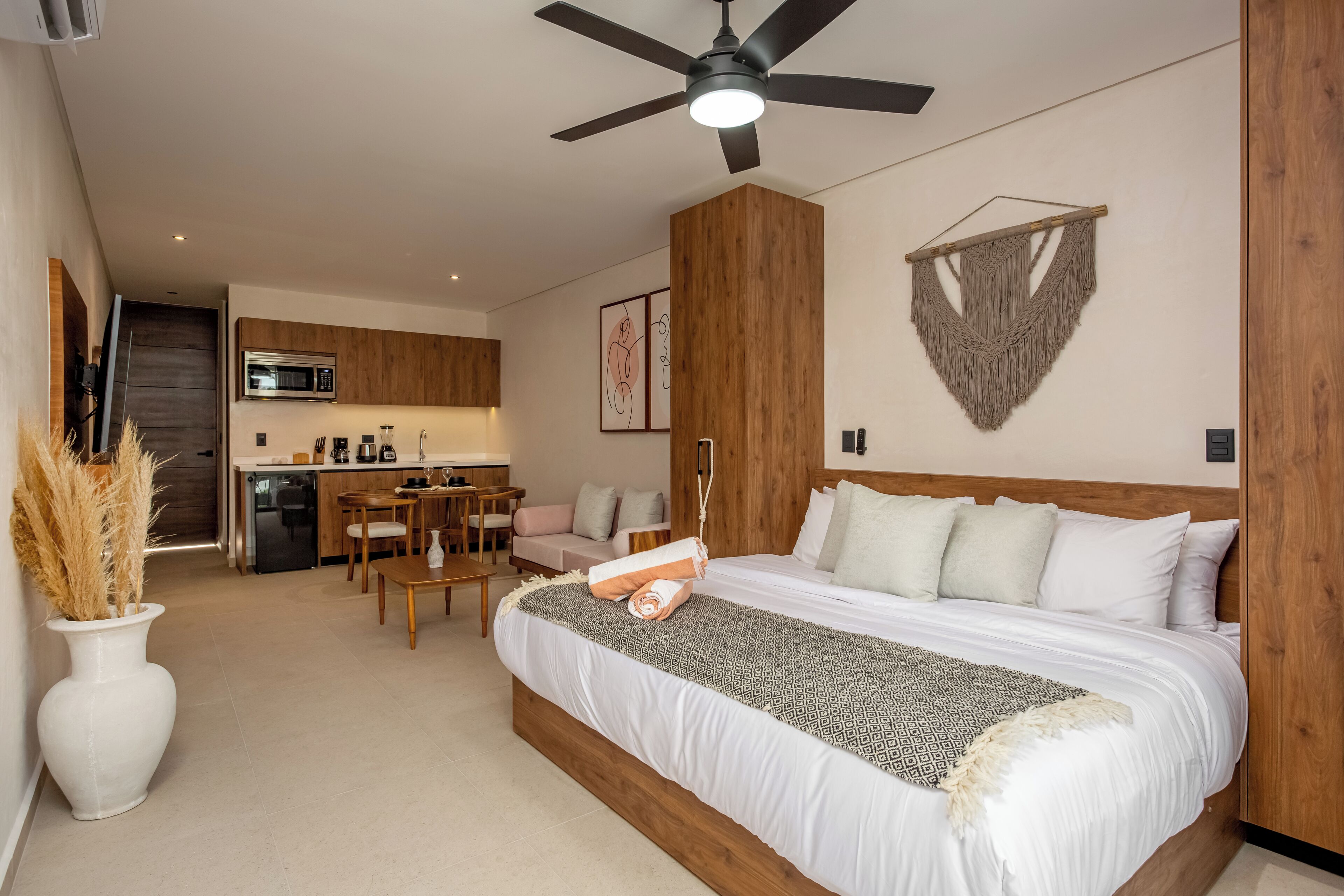 Luxury-Apartment, Poolblick