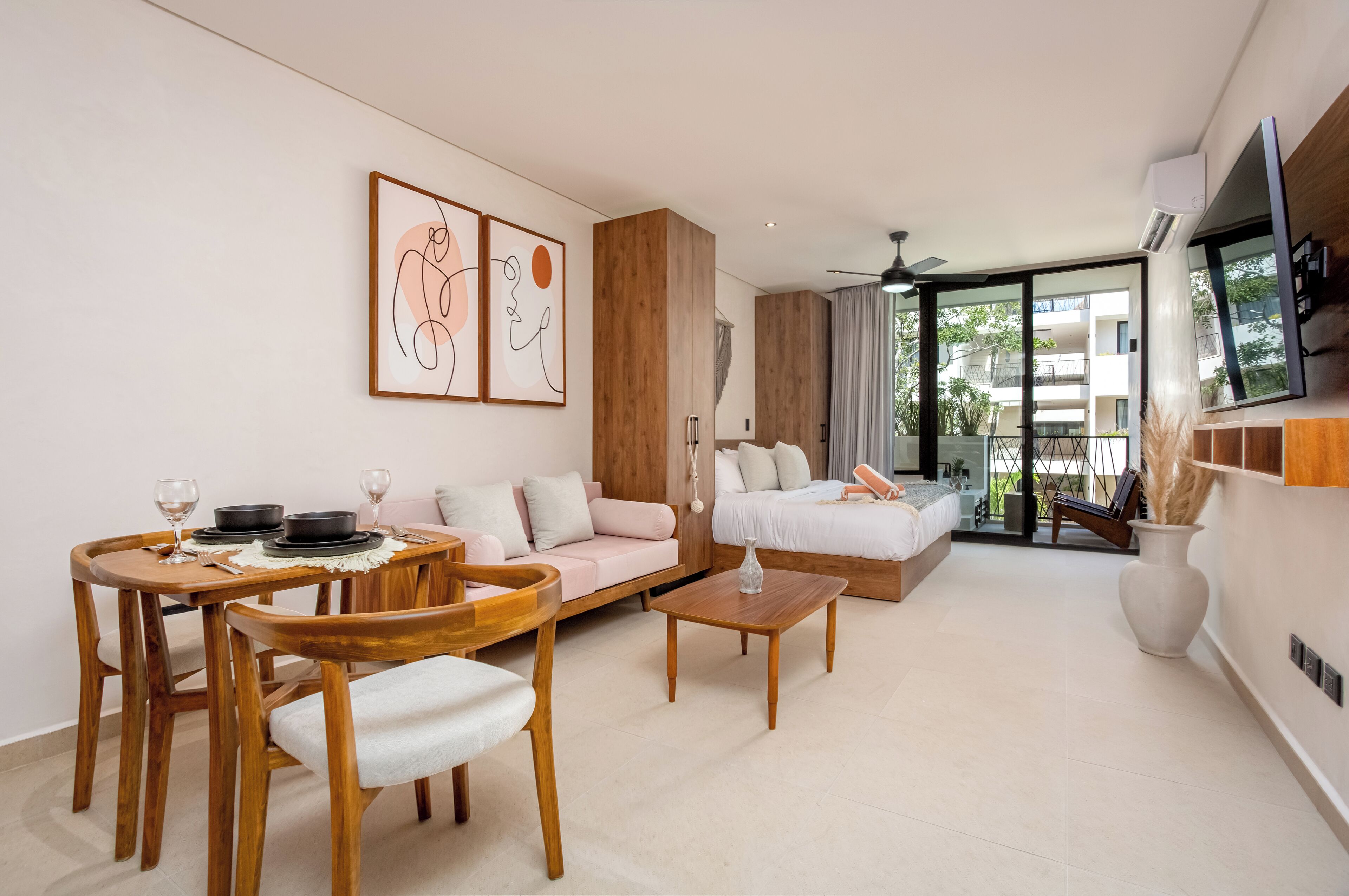 Luxury-Apartment, Poolblick