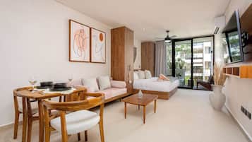 Luxury-Apartment, Poolblick