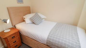 4 habitaciones, decoración personalizada y muebles diferentes