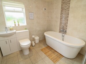 Shower - James Ville Marina Lodge 14 (Brigg)