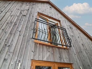 Exterior detail - James Ville Marina Lodge 14 (Brigg)