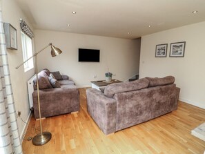 Living area - James Ville Marina Lodge 14 (Brigg)