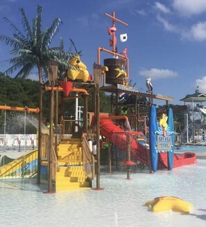 Children’s area - Ocean Lakes Site MH85, Handicap accessible, Sleeps 12, *Promo* (Myrtle Beach)