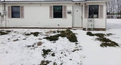 Adorable 2-bedroom house with AC in charming Ardmore