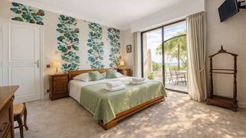 4 bedrooms, desk, iron/ironing board, free WiFi