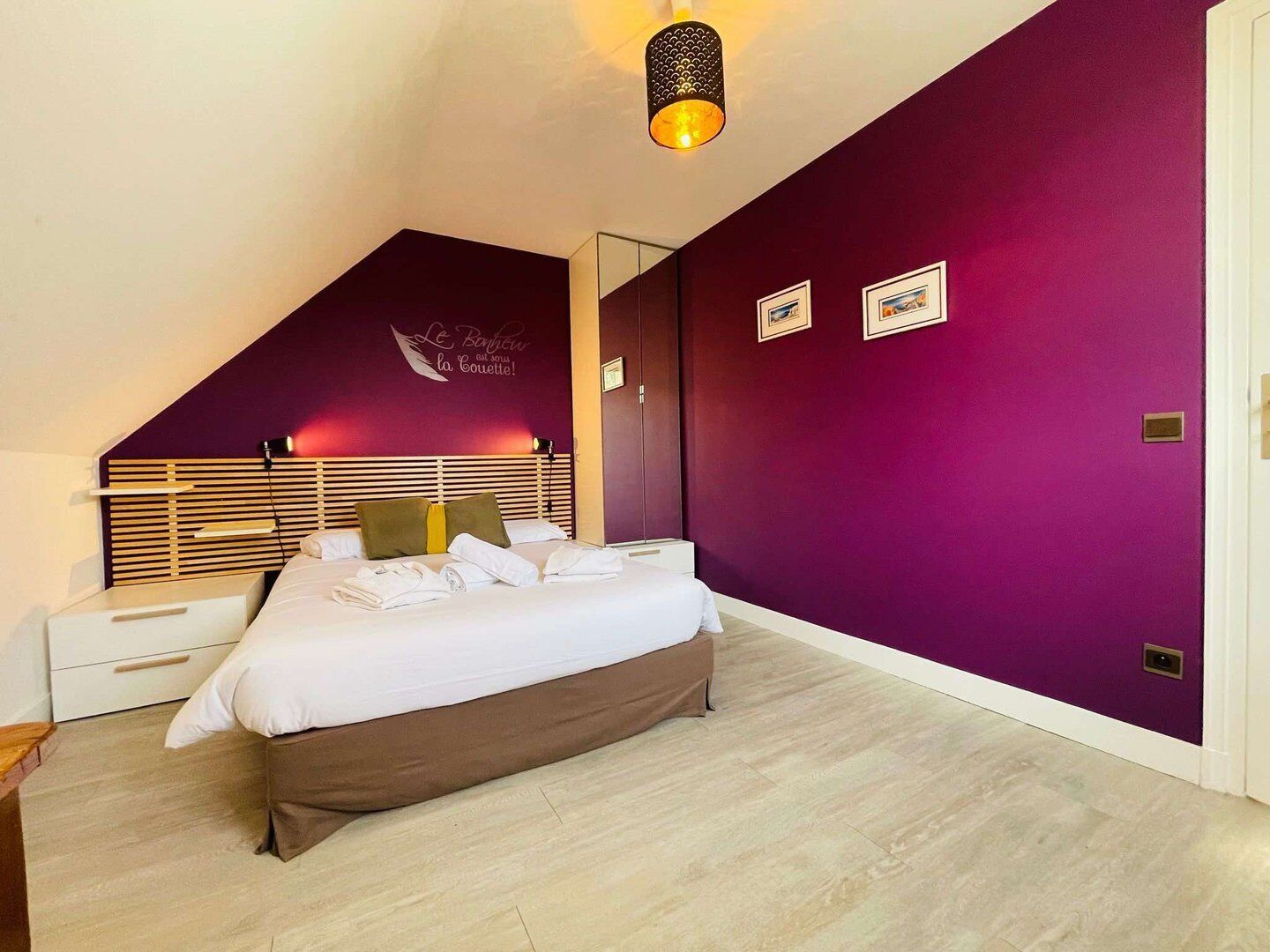 4 عدّة غرف نوم ومكتب ومكواة/لوح كي وواي فاي مجانًا