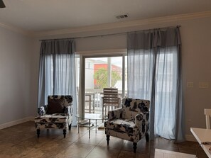 TV - Better Waves Ahead- 500 yds to the beach, Amenities Galore! (Tybee Island)