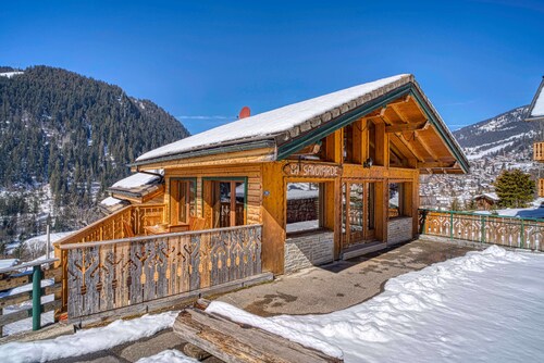 Chalet « La Savoyarde » : vue montagne, jardin privé et Wi-Fi