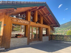 Exterior detail - Chalet 'La Savoyarde' with Mountain View, Private Garden and Wi-Fi (Châtel)