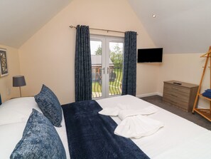 3 bedrooms, individually decorated, individually furnished, free WiFi - James Ville Marina Lodge 21 (Brigg)