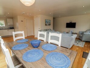 Interior - James Ville Marina Lodge 21 (Brigg)