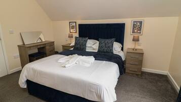 3 habitaciones, decoración personalizada y muebles diferentes