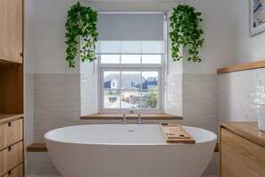 Bruser, håndklæder, Sæbe, Toiletpapir