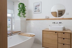 Bruser, håndklæder, Sæbe, Toiletpapir