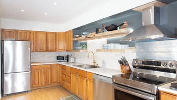 Micro-ondes, four, plaque de cuisson, lave-vaisselle