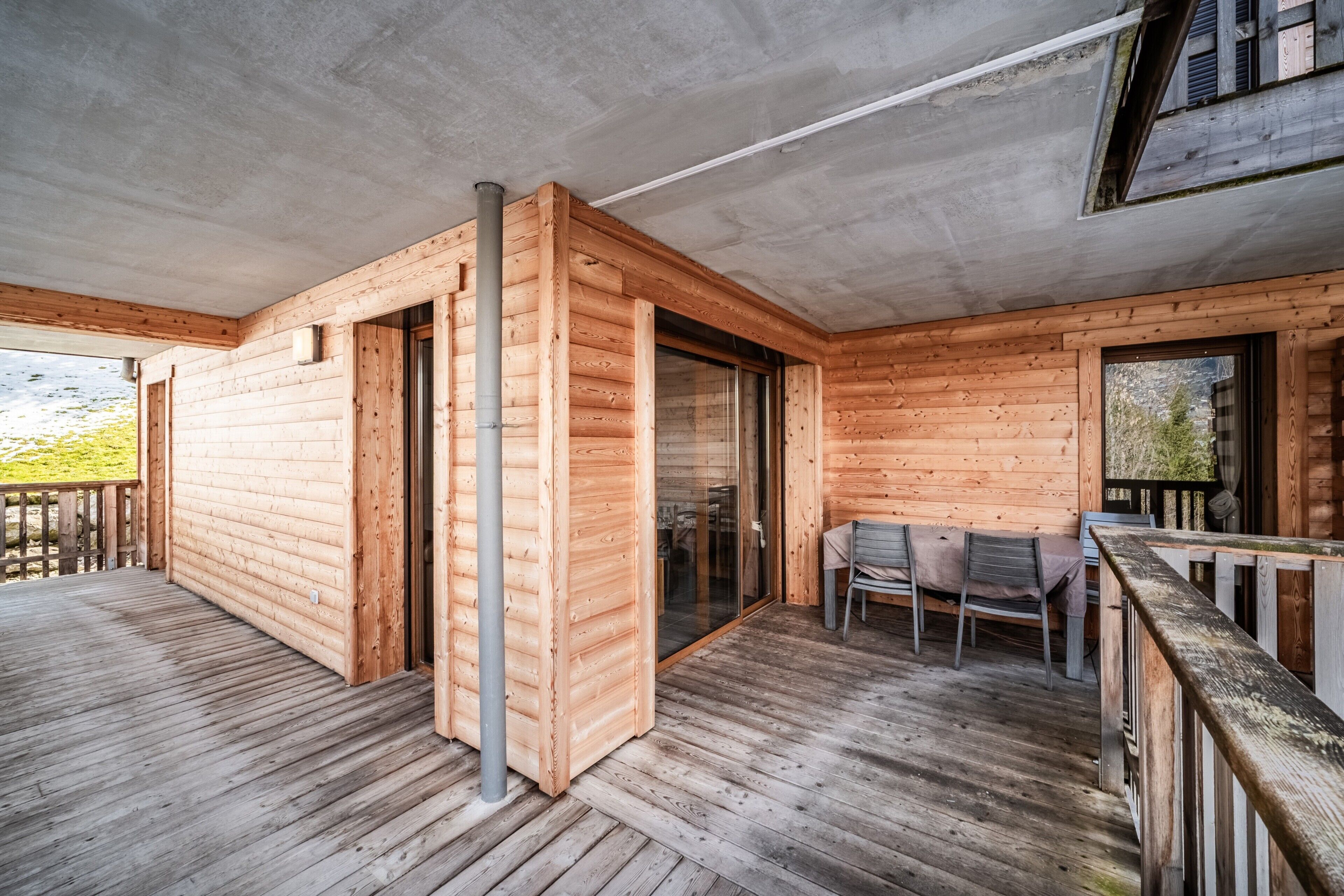 屋外ダイニングエリア