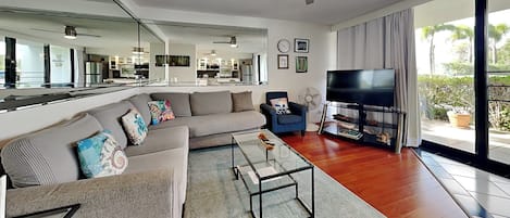Condo (2 Bedrooms) | Front of property