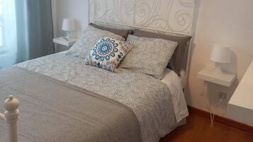 Fer et planche Ă repasser, Wi-Fi, draps fournis