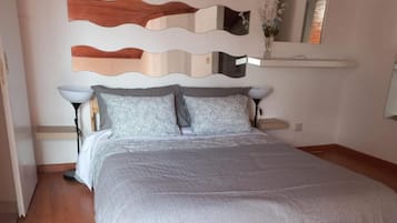Iron/ironing board, WiFi, bed sheets