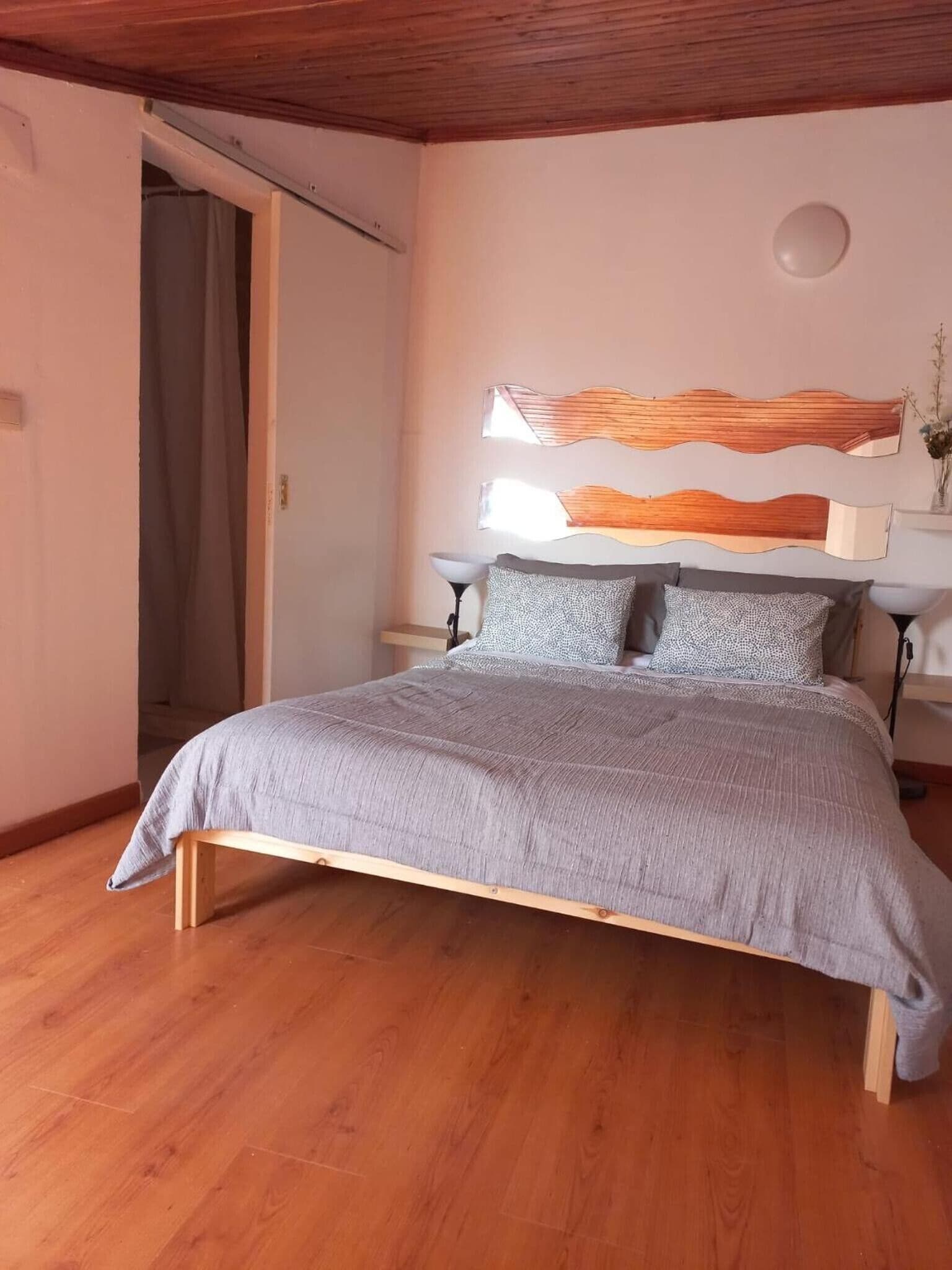 Ferros/tábuas de passar roupa, Wi-Fi, roupa de cama