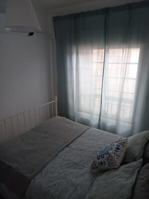 Fer et planche à repasser, Wi-Fi, draps fournis