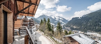 Martonne - Le Haut Apartment: Mountain View, Private Terrace & Wi-Fi
