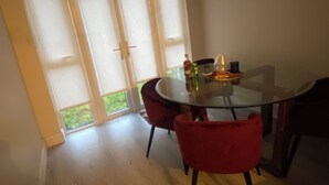 Uklassifisert bilde, 4 av 6, knapp