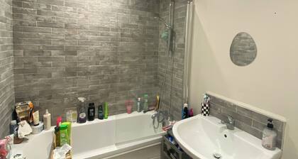 Charming 2-bedroom house with AC in peaceful Drogheda
