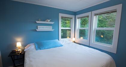 Cozy Beach House 4-bedroom house in lovely Arch Cape for your getaway