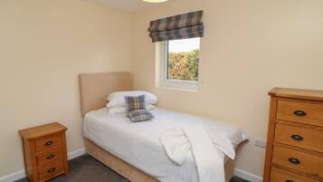 3 habitaciones, decoración personalizada y muebles diferentes