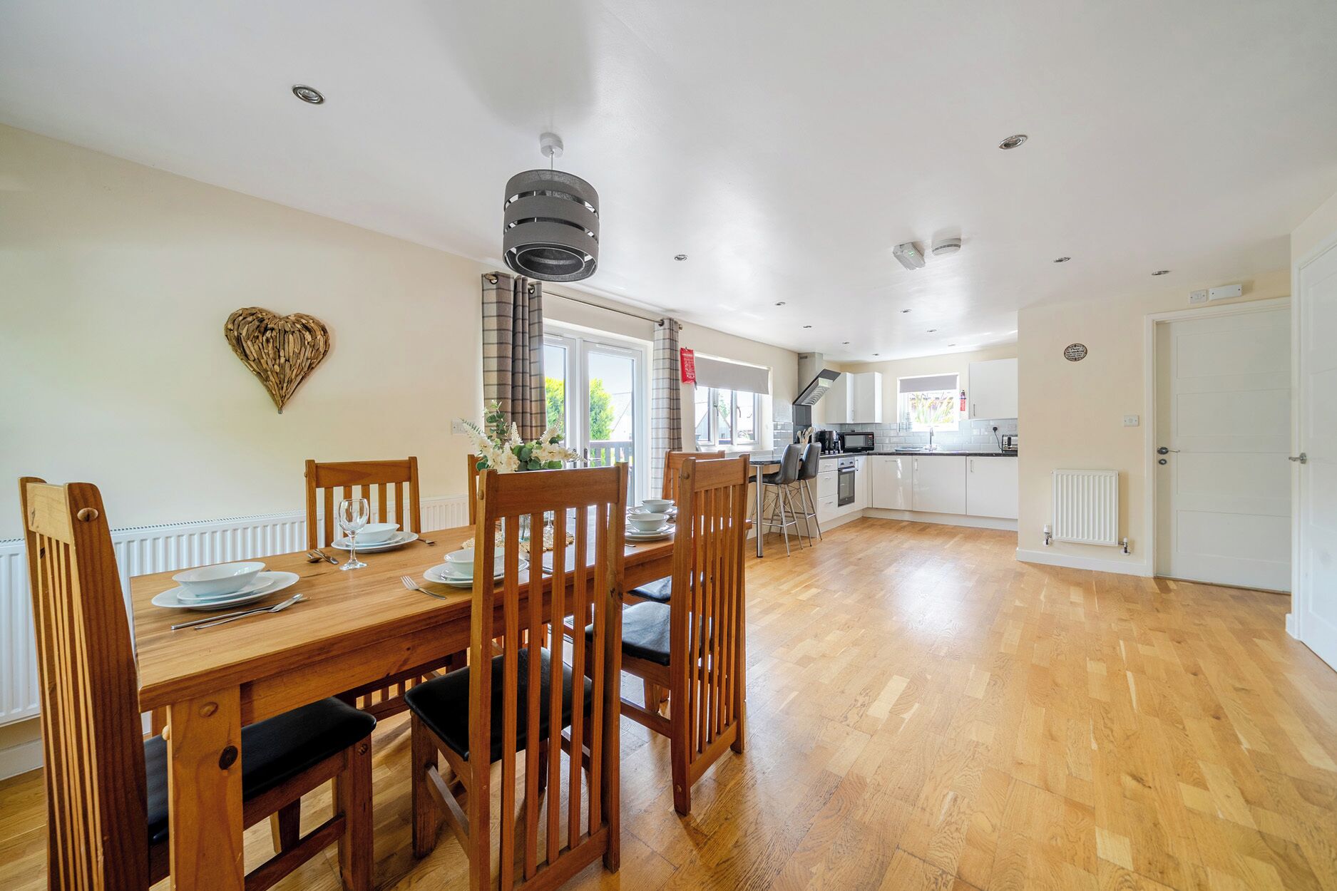 Cottage | Dining