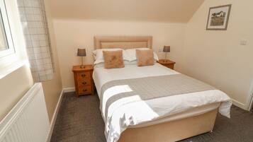 3 camere, con stile personalizzato, con arredamento individuale