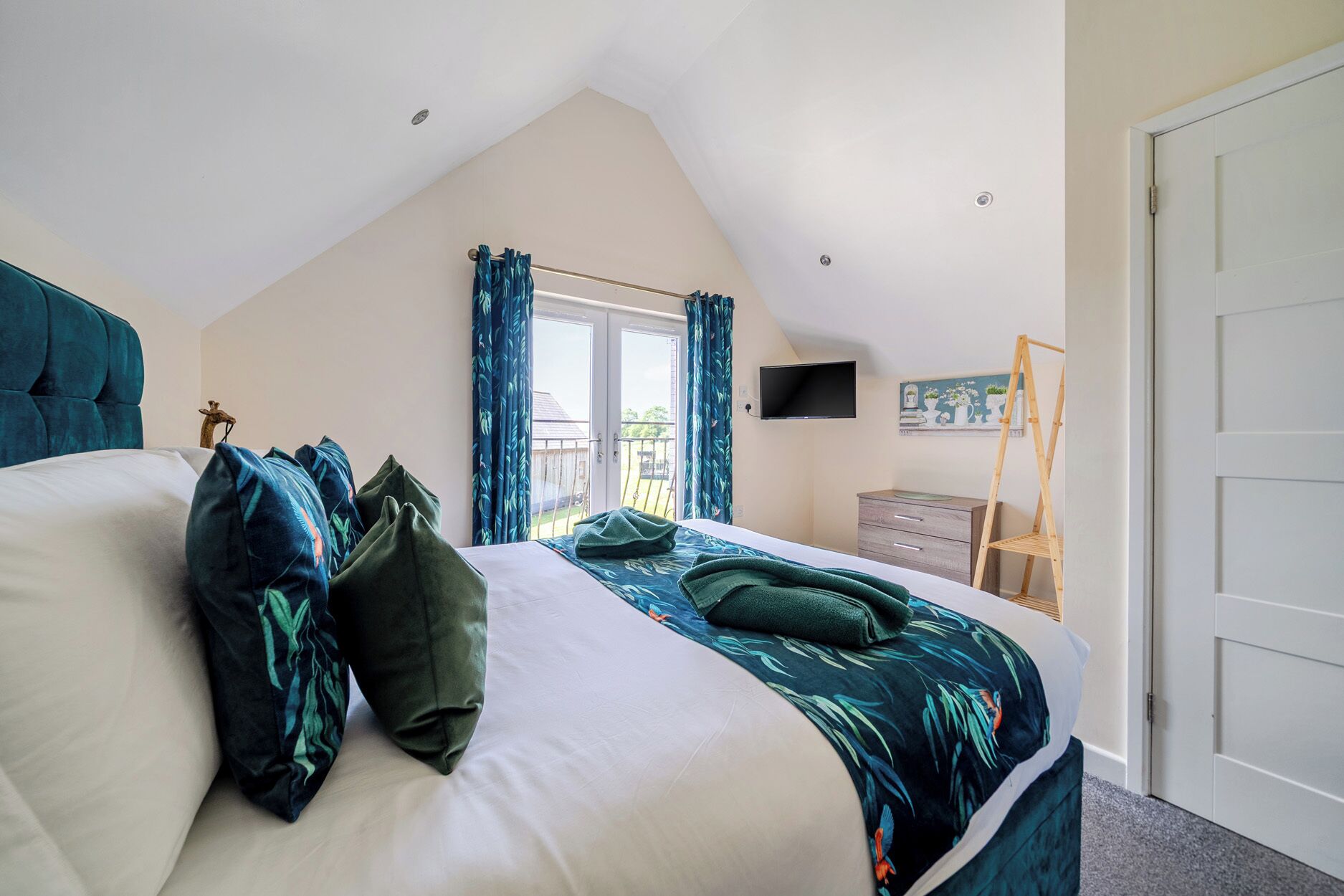 3 Schlafzimmer, individuell dekoriert, individuell eingerichtet