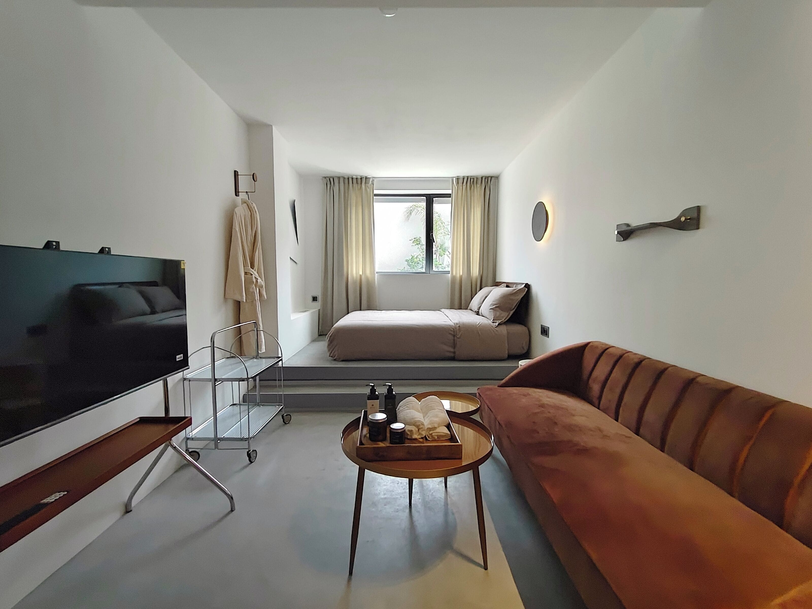 Dobbeltrom – comfort, hageutsikt | Blendingsgardiner, lydisolert, strykejern/-brett og wi-fi (inkludert)