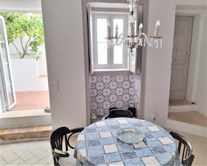 Dining - Casinha Alegre, urban villa in the old town of Lagos, quiet and central location (Lagos)