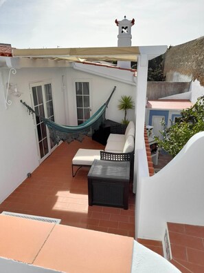 Terrace/patio - Casinha Alegre, urban villa in the old town of Lagos, quiet and central location (Lagos)